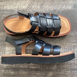 Madewell black Kristie Fisherman sandal size 8.5